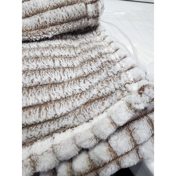 Khaki Brown Plaid/Striped Lightweight Flannel Throw Blanket 40x50, New - Picture 2 of 5